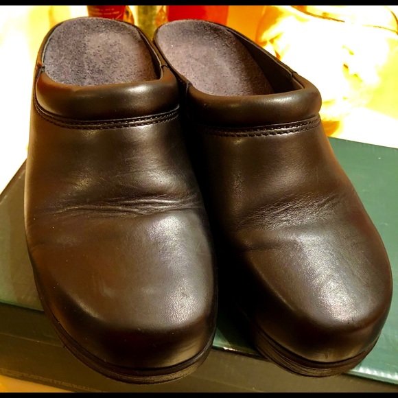 Clark’s Clog. Size 8 M. All leather price firm - Picture 1 of 4